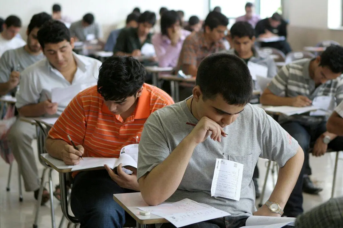 خسروپناه: فعلاً حذف کنکور امکان‌پذیر نیست 