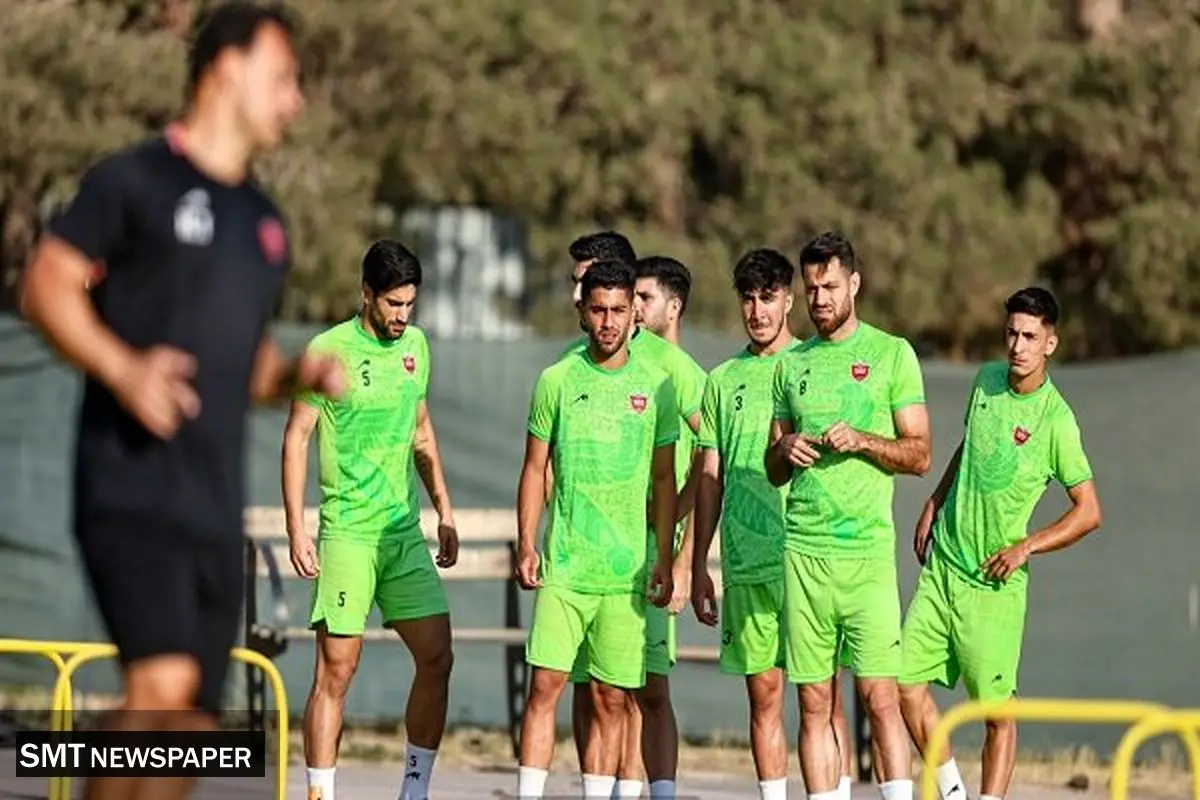 کیت تمرینی پرسپولیس با نماد شهباز هخامنشی رونمایی شد