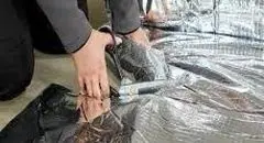 چرا لایه محافظ در ایزوگام‌ها و عایق‌های بام از فویل آلومینیوم ساخته می شود؟