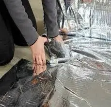 چرا لایه محافظ در ایزوگام‌ها و عایق‌های بام از فویل آلومینیوم ساخته می شود؟