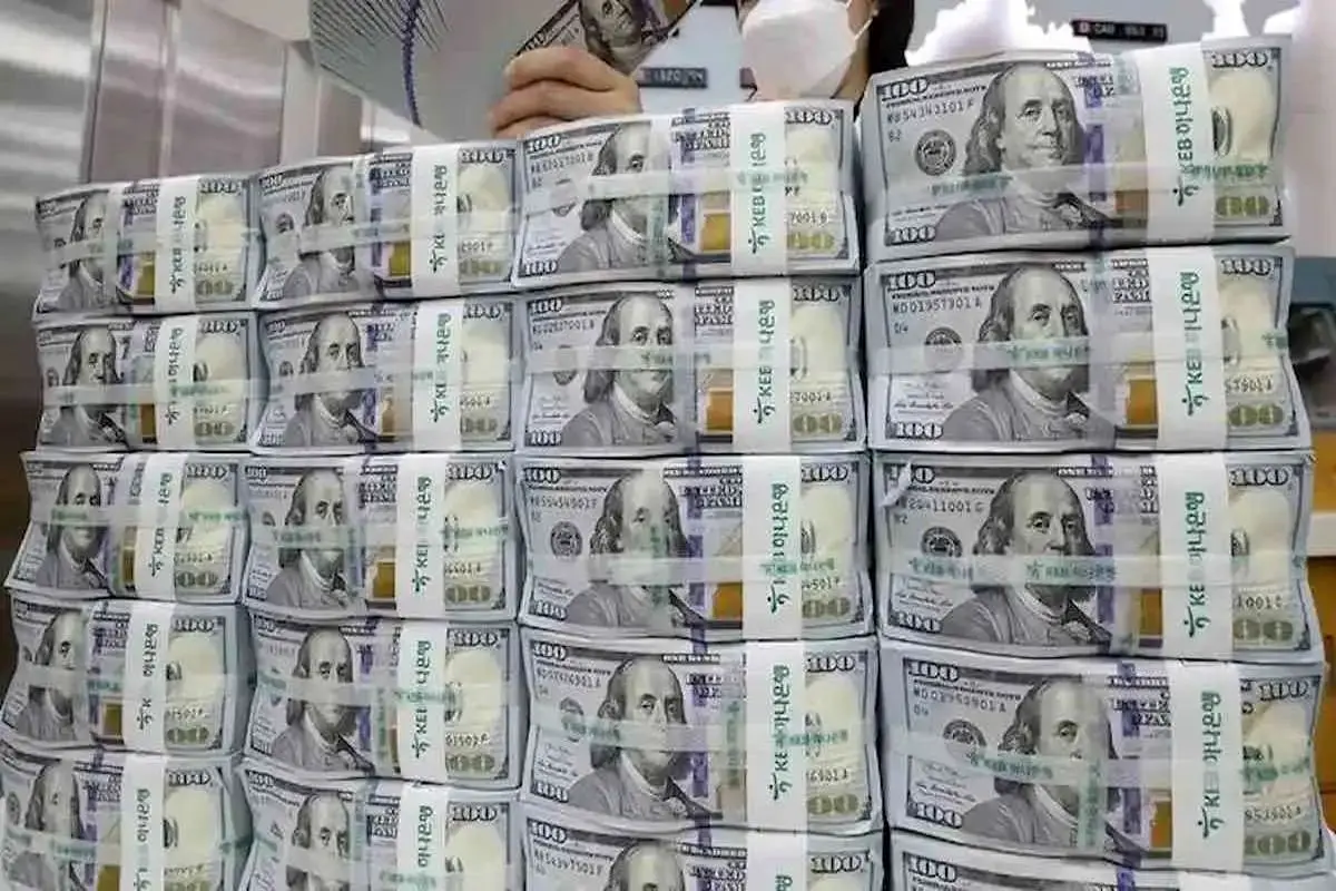 قیمت دلار درآستانه ۱۰۰ هزار تومن؛ امروز سه شنبه ۲۵ شهریور ۱۴۰۴