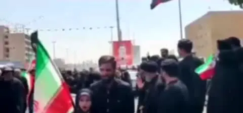 حضور فرزند رهبرانقلاب در تشییع شهدای اقتدار +فیلم