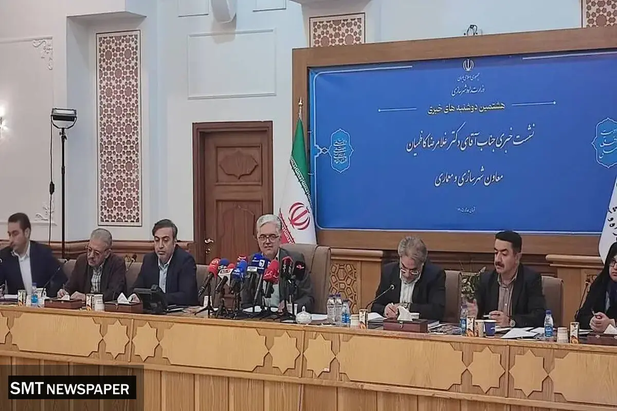 با همکاری شورای عالی شهرسازی، بازسازی ساختمان‌های آسیب‌دیده در کلانشهر به شهرداری ها و در سایر شهرها به بنیاد مسکن واگذار شده است