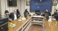 میز خدمت بیمه دی در بنیاد شهید زنجان برپا شد/ حل مشکل قرارداد بیمارستان شهدای طارم