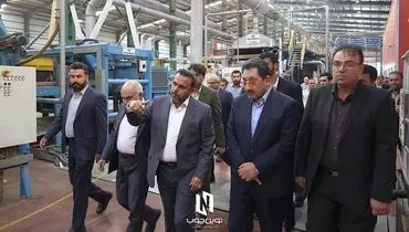 با حضور وزیر صمت ، شرکت صنعتی نوین چوب برای نخستین بار در کشور از خط تولید محصول ام دی اف مقاوم در برابر رطوبت (HMR) رونمایی کرد