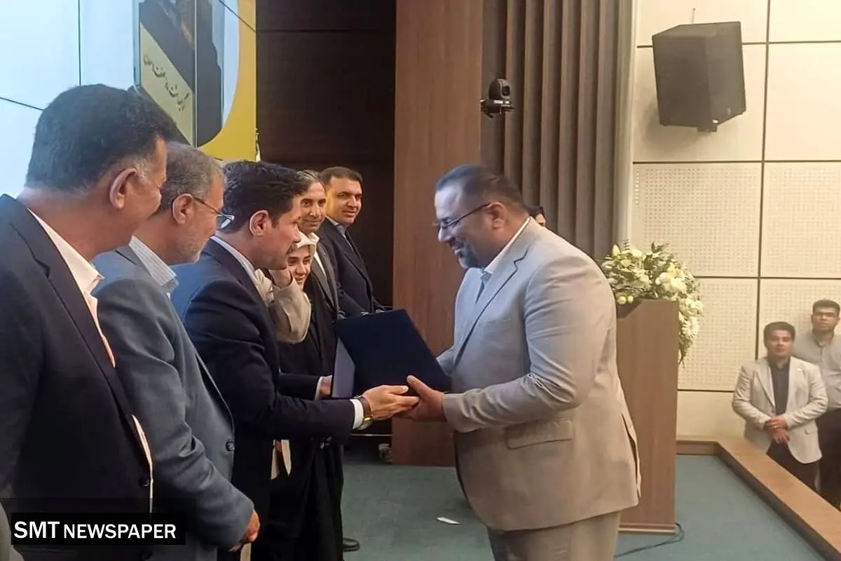 تقدیر از شرکت گچ جنوب فارس-الاهلی در حضور معاون رئیسجمهور