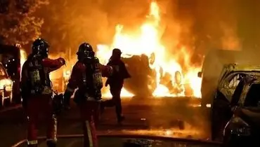 حادثه در بازار تهران؛ آتش‌سوزی گسترده در پشت‌بام پاساژ دو طبقه