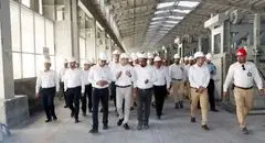 بازدید میدانی مهندس زحمتکش از واحدهای مختلف کارخانه مجتمع آلومینیوم جنوب در قالب بازدیدهای دوره‌ای