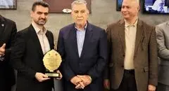 نشان افتخار جشنواره ملی بهره‌وری برای «دی‌دار»/ بیمه دی بر سکوی نخست تحول دیجیتال