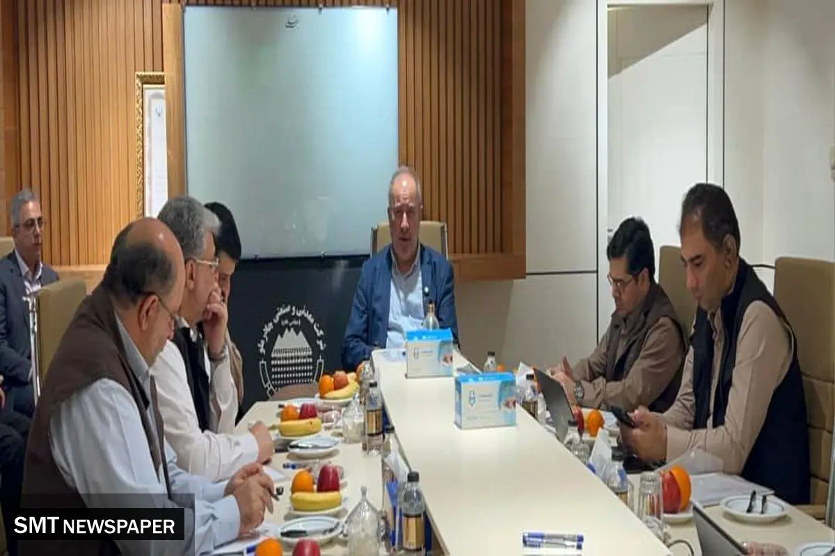 احداث ورزشگاه ده هزار نفری فوتبال چادرملو در اردکان