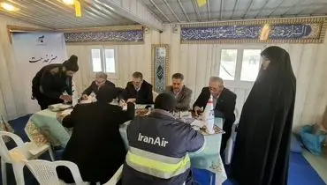 حضور سرپرست مدیرعامل بانک سرمایه در میز خدمت نماز جمعه تهران
